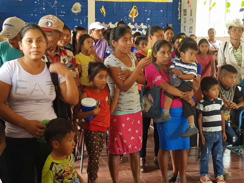Momento inaugural del sistema de energía eléctrica en la comunidad El Cuje, Totogalpa