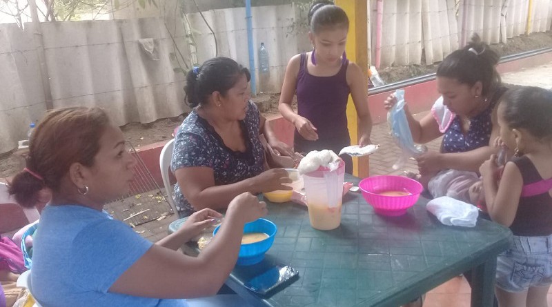 Ticuantepe: Una mezcla de aromas culinarios atrajeron a comensales  de todas las edades a saborear las riquísimas sopas en la feria del mismo nombre el pasado fin de semana.