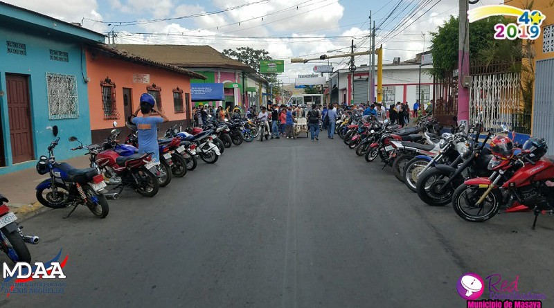 Exhibición de motos Harley Davison en el I gran premio 1/4 de milla en Masaya