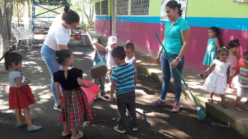 Puerto Morazán :Niños del CDI se instryen desde temprano en la importancia de la limpieza