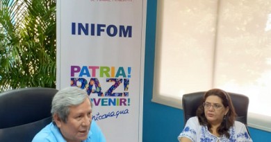 Presidenta ejecutiva de Inifom, Guiomar Irías , y Guillermo González, ministro director de Sinapred