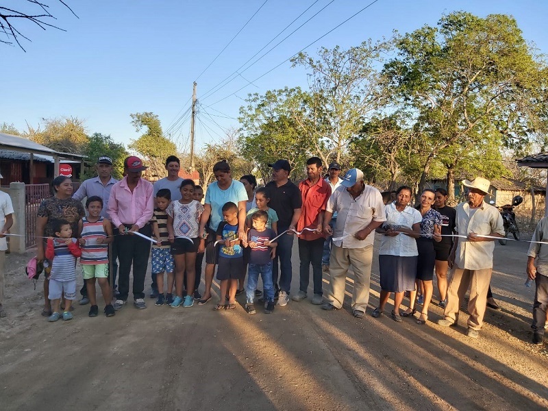 Las familias inauguran camino restaurado en el sector de Las Sabanetas en Larreynaga