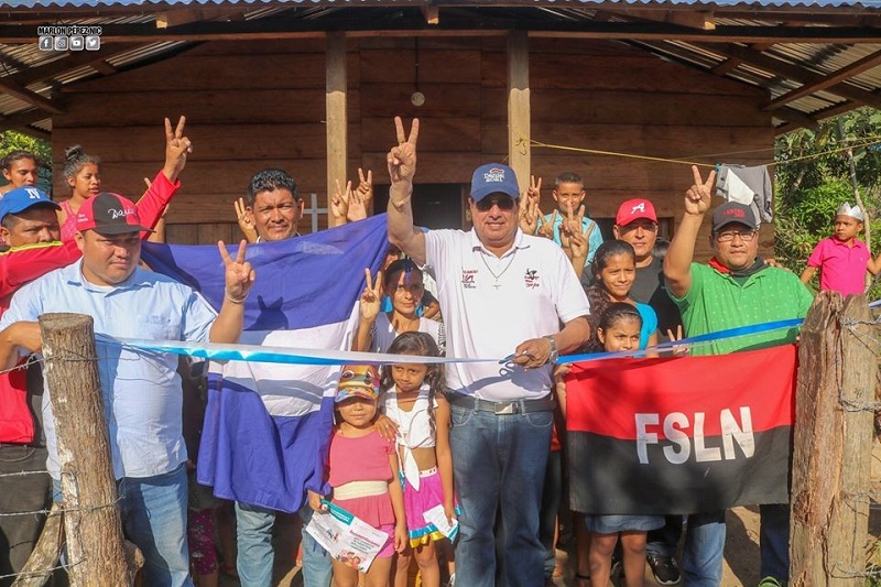 Treinta familias del barrio Hugo Chávez de la comunidad de Coperna inauguran la energía eléctrica domiciliar
