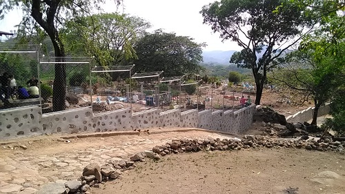 El muro figura entre las mejoras en el cementerio de San Pedro del Norte