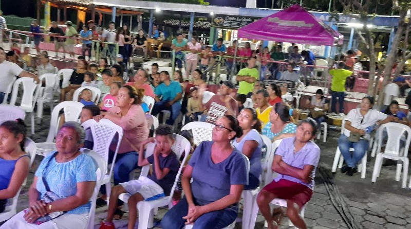 La Paz Centro: Esparcimiento en tertulia verano de Amor Nicaragua Toda Dulce Con Amor Para Vos.