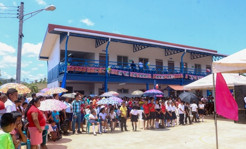 Inauguración de edificio escolar Alexis Arguello