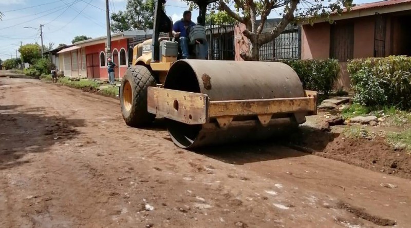 León: Seguimiento  las obras de 232.45 metros de adoquinado de calle en Reparto Buena Vista.