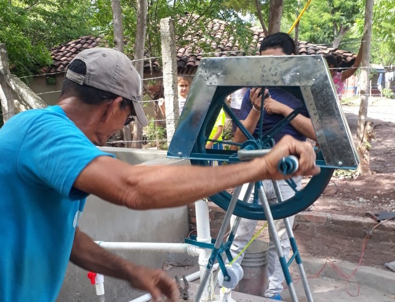 En San Juan de Limay la alcaldía mejoró un pozo perforado, junto con lavandería y duchas públicas.