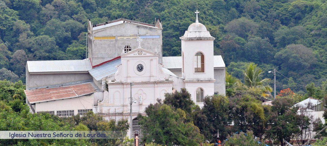 Imponente iglesia Nuestra Señora de Lourdes con su fachada original
