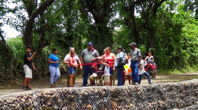 Chichigalpa: Construcción de rampa de acceso a puente peatonal de la comunidad El Pellizco Central