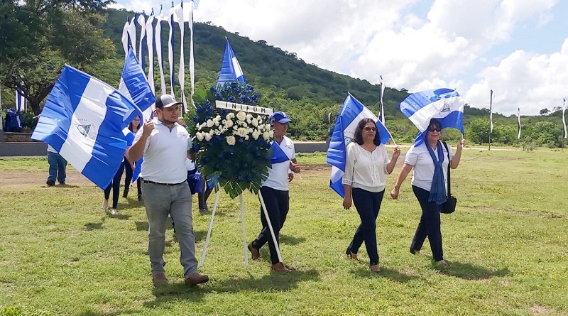 Al frente de la delegación institucional, marcha  la presidenta del Inifom, Guiomar Irías
