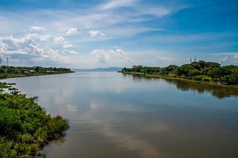 El Río Tipitapa, conexión entre el Lago Xolotlán y el Lago Cocibolca. Sus planicies al interior forman parte del sistema de lagunas de Tisma, sitio importante para la conservación de aves residentes y migratorias; es un atractivo para la investigación científica. 