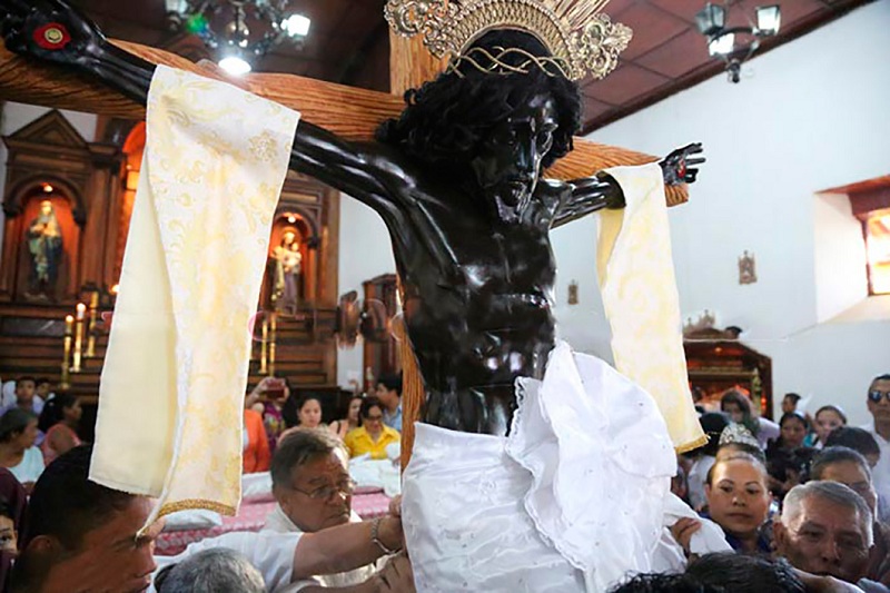  Dicen los entendidos en arte sacro que el Cristo Negro de Esquipulas de Tipitapa  es la imagen más bella  y perfecta en todas sus expresiones anatómicas  que existe en Nicaragua. 