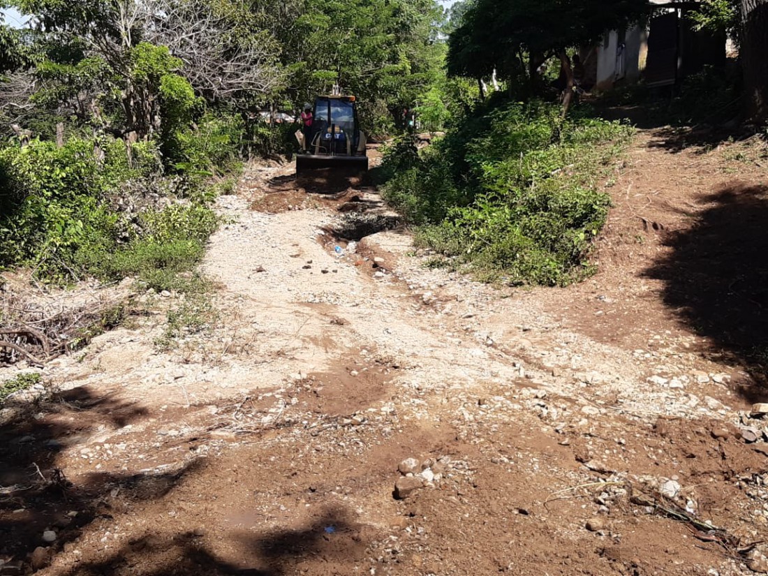 Tola: El MTI trabajando  en la rehabilitación de camino en la comunidad  Cuascoto 