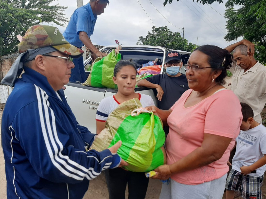 Sébaco : Familias de la  comunidad Río Nuevo #2 afectadas  durante el curso del Iota reciben paquetes alimenticios