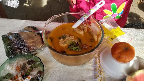 Managua: Sopa de tortas de pescado seco
