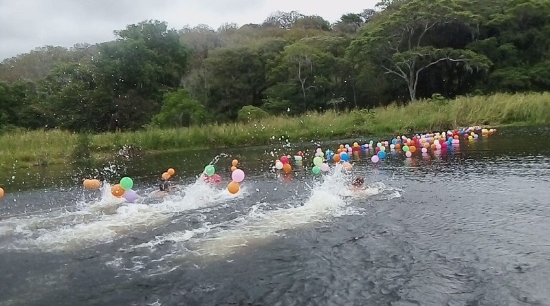 En Las Sabanas competencia de natación en la Laguna La Bruja