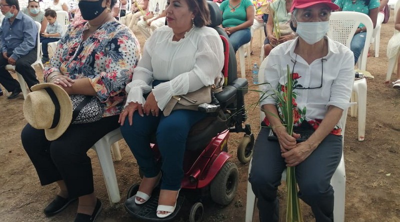Alcaldesa de La Paz Centro, Isabel Donaire en la misa campal