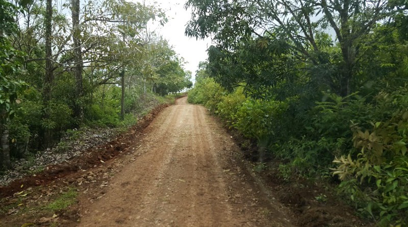 Dos kilómetros de caminos reparó la comuna de Nueva Guinea en el sitio rural de Santa Rosa.