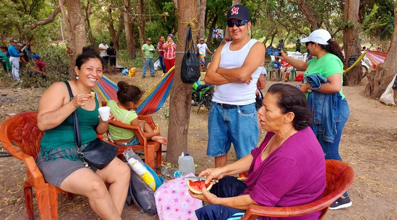 Familias, disfrutan en Carreta Quebrada uno de los balnearios más visitados