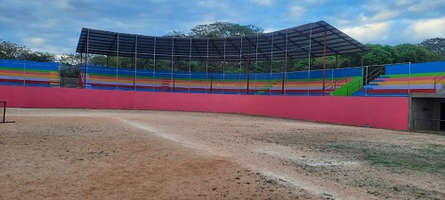 Estadio de béisbol en Mozonte