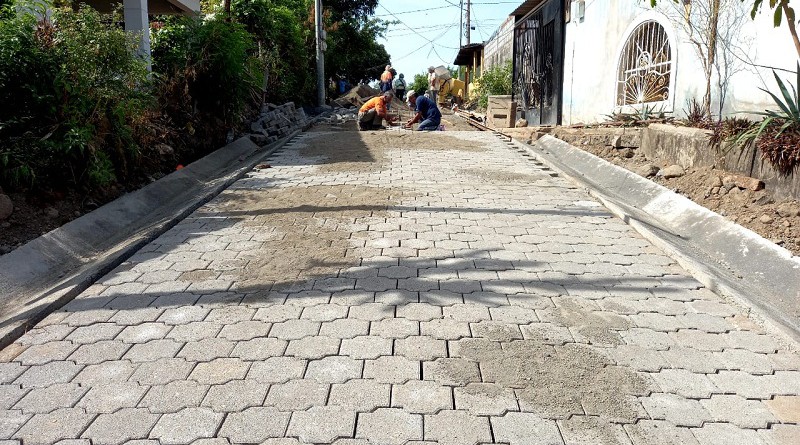 Calle adoquinada en el barrio La Bolsa de San Rafael del Sur