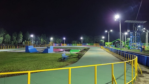 Construcción del nuevo Parque de La Familia Augusto C. Sandino en Chichigalpa. Cuenta con piscina y pista entre otros atractivos