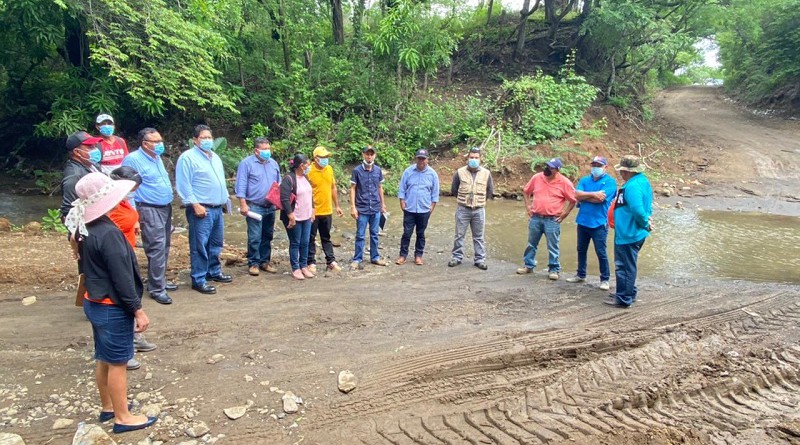 Villa El Carmen: Visita de sitio donde se construirá el puente vehicular en la comunidad Nandayosis 2