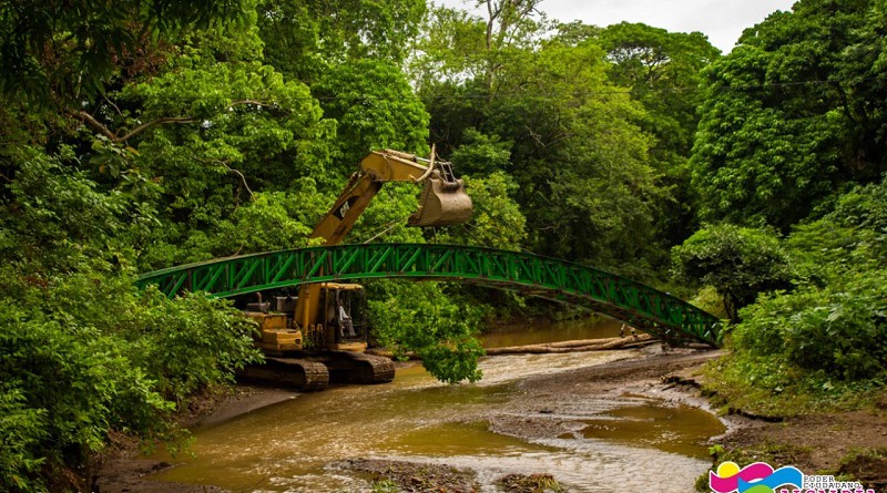 Sustitución del puente arrasado por el huracán Eta en la comunidad Panamá, Tola