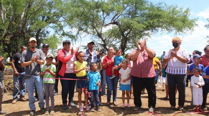Pobladores de la comunidad San Pedro inauguran el muro de contención