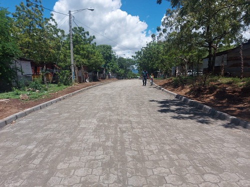  El gobierno local de Mateare construyó cuatro calles con adoquín en la comunidad Bosque de Xiloa. 