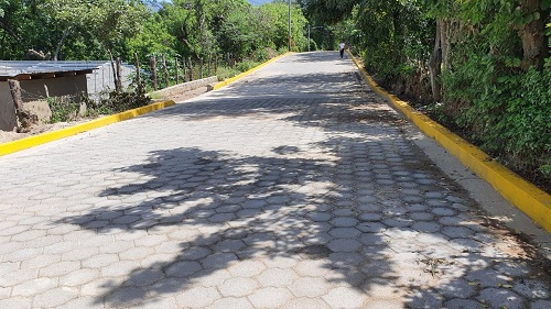 Mozonte_Tres calles adoquinadas mejoradas en el barrio Francisco González