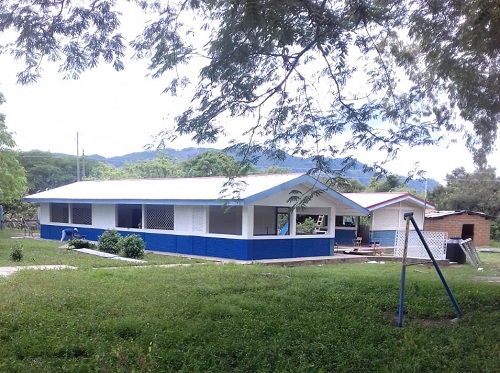 Santa María: Centro escolar de la comunidad El Llano.