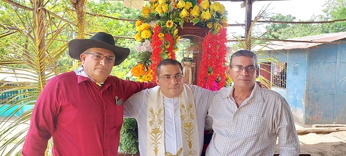 Mayordomo de las fiestas, alcalde de Ciudad Sandino Reynaldo Raymundo Flores .
