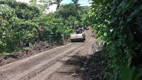 En  Muy-Muy,  inició  la reparación del tramo de camino Las Limas - El Bosque –El Bálsamo.  