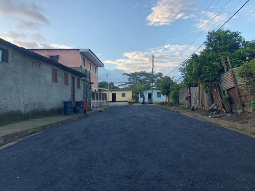 En San Marcos el gobierno local hizo dos calles con asfalto en el barrio Covisama I etapa.