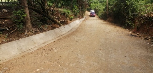 Mejoramiento de nueve  kilómetros de caminos, en Cinco Pinos.