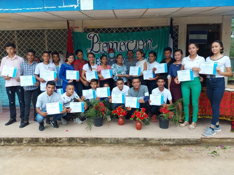 Promoción del curso de ingles de escuela municipal de oficios en Las lajintas, jurisdicción de 5 Pinos