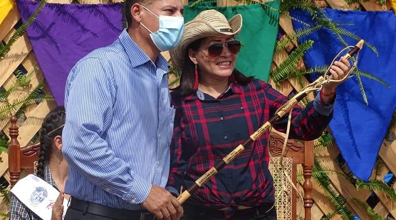 La alcaldesa de Ocotal nombrada mayordoma de las fiestas patronales recibe la tajona