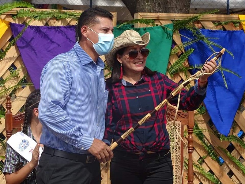 La alcaldesa de Ocotal nombrada mayordoma de las fiestas patronales recibe la tajona