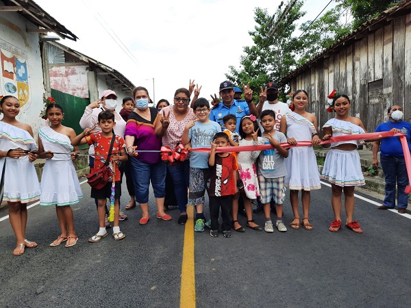 Pobladores de los barrios Carlos Fonseca y Macario Brenes de Masatepe inauguran recarpeteo en calles