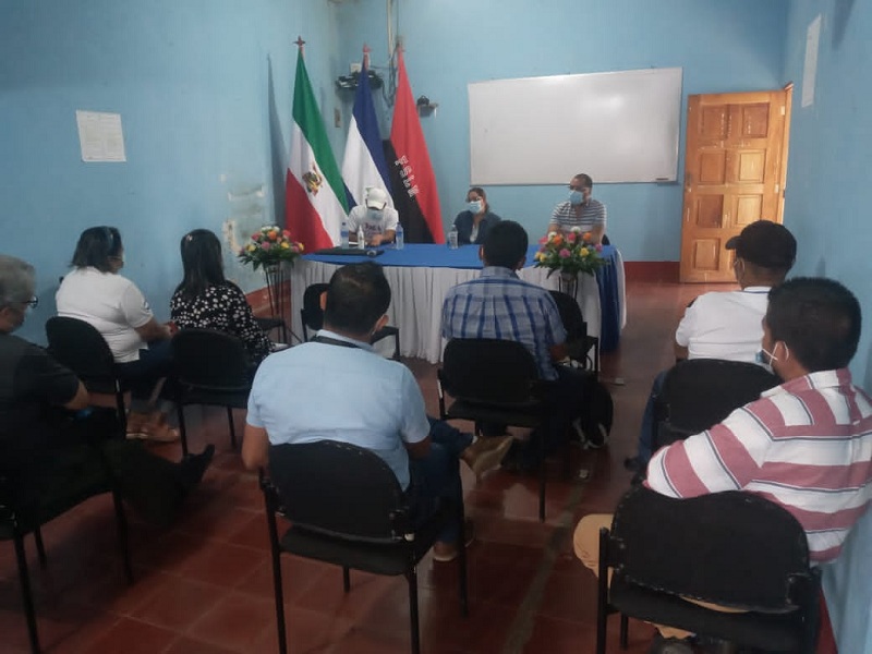 Reunión de la presidenta ejecutiva del Inifom, Guiomar Irías con el equipo municipal de El Tuma -La Dalia
