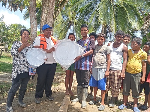 Las familias de comunidades de Livincreck y Klampa del territorio Wangki Maya inauguraron sus centros escolares y juegos de tambores para los escolares. 
