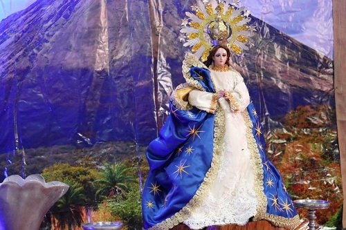 La Virgen del Trono, patrona de Nicaragua. El municipio chinandegano El Viejo, la resguarda en el santuario del mismo nombre 