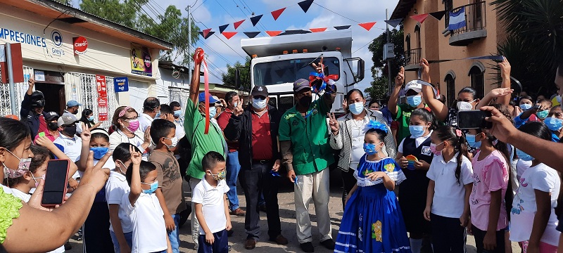 Fue un acto sencillo pero lleno de contenido el relanzamiento del concurso El Municipio mäs Limpio en  Somoto. Ese día, la comuna exhibió ante las familias un nuevo camión recolector de basura para reforzar la limpieza en la localidad urbana y algunas comunidades.