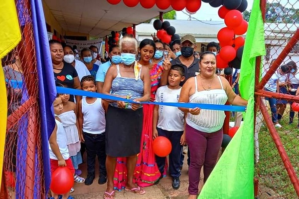 En la inauguración del puesto de salud de la comunidad Laurel Galán