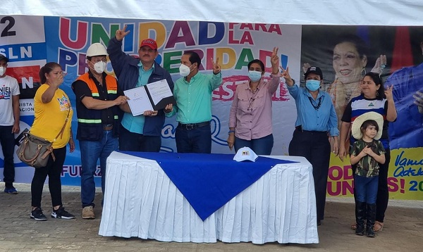 El acuerdo fue suscrito entre el titular del MTI, general en retiro  Oscar Mojila, y la alcaldesa de El Sauce  Rosa Amelia Valle y el alcalde de Estelí Francisco Valenzuela.