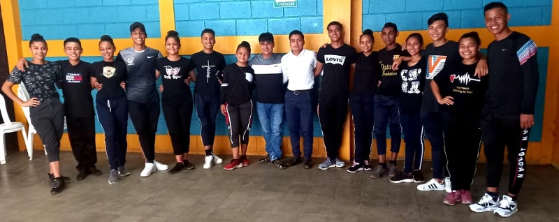 Integrantes del Grupo de la escuela municipal de danza de San Juan del Río Coco