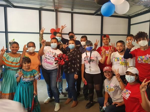 Tres familias recibieron igual número de viviendas solidarias en la comunidad Veracruz y Los Vanegas en Nindirí.