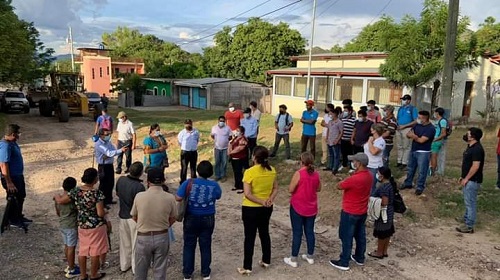 El Buen Gobierno a través de la alcaldía de Somoto inició el pasado 15 de noviembre el proyecto vial en Avenida de Las Victorias, logro que compartió con los pobladores del barrio Carlos Fonseca con quien se reunió la alcaldesa Dania Martínez.